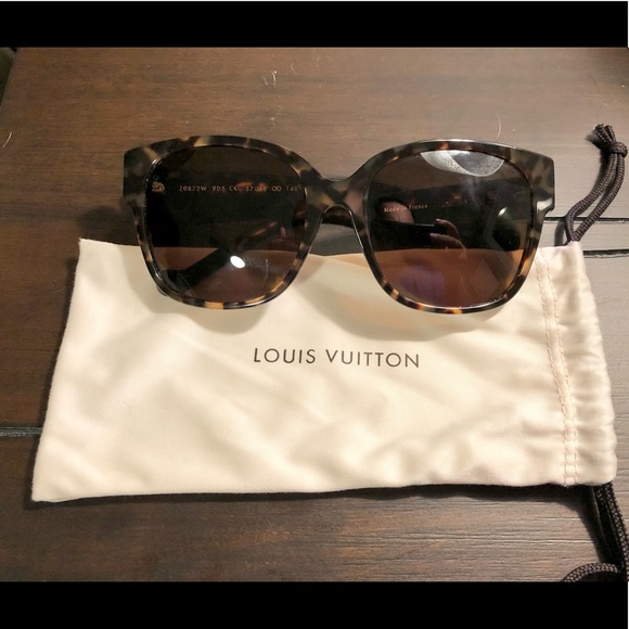 Louis Vuitton Sunglasses - Picture 5 of 7